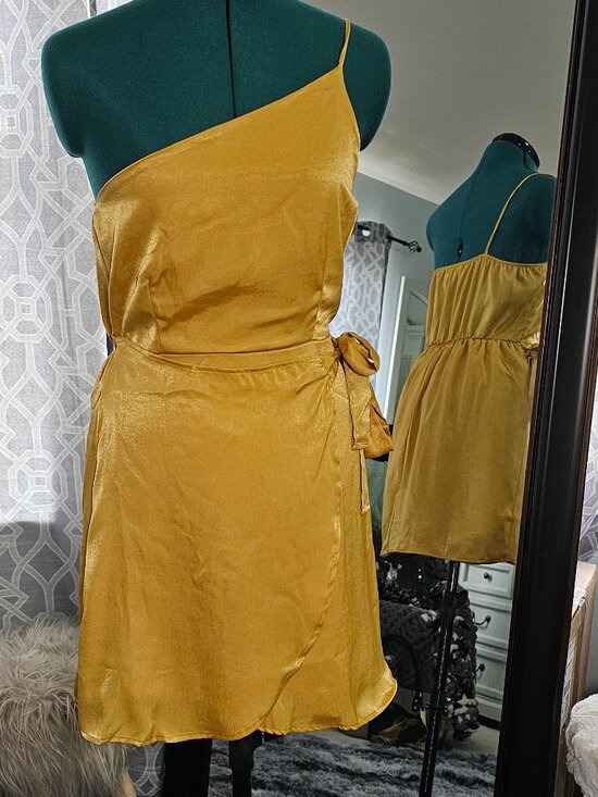 Peach Love California Dresses & Skirts - Peach Love California One‑Shoulder Wrap Dress – Size S - NWOT